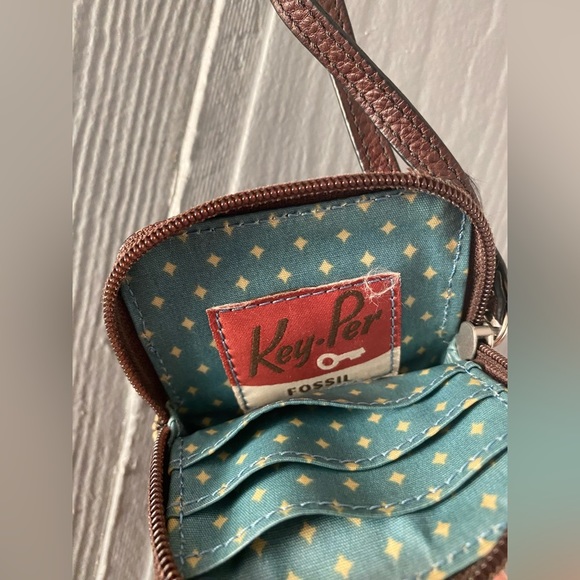 Vintage Fossil Key-Per Wristlet​ - Picture 4 of 4